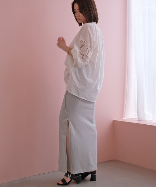 AKTE(アクテ)の「≪SPECIAL PRICE≫エンブロイダリースキッパーブラウス(シャツ/ブラウス・レディース・ブラック/ホワイト・FREE)」の4枚目の写真