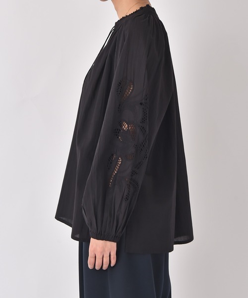 AKTE(アクテ)の「≪SPECIAL PRICE≫エンブロイダリースキッパーブラウス(シャツ/ブラウス・レディース・ブラック/ホワイト・FREE)」の19枚目の写真