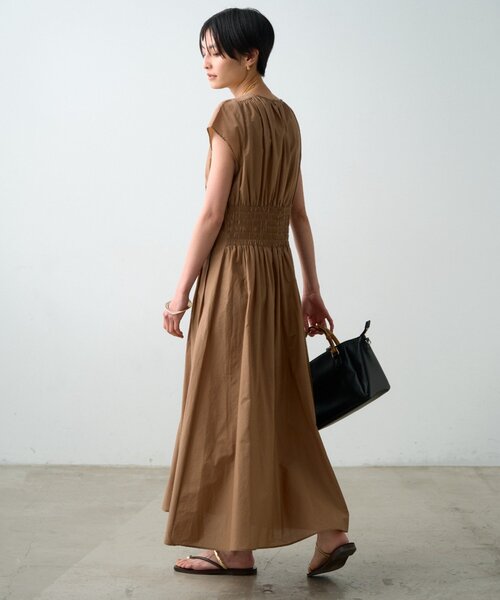 LOUNGEDRESS(ラウンジドレス)の「タックフレアワンピース(ワンピース・レディース・キャメル/ブラック・FREE)」の11枚目の写真