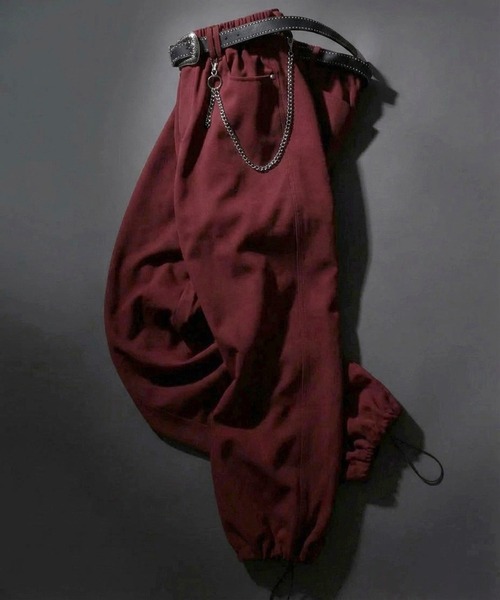 SITRY（シトリー）の「Ponte Knit Wide Silhouette Sweat Pants With Belt ＆ Wallet Chain/ポンチ ベルト付き ウォレットチェーン付き ドローコード ワイドスウェットパンツ（スウェットパンツ・メンズ・グレー/ワイン/ブラック/ブラウン・L/M/LL）」の4枚目の写真