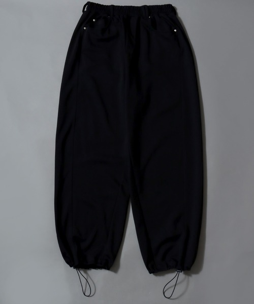 SITRY（シトリー）の「Ponte Knit Wide Silhouette Sweat Pants With Belt ＆ Wallet Chain/ポンチ ベルト付き ウォレットチェーン付き ドローコード ワイドスウェットパンツ（スウェットパンツ・メンズ・グレー/ワイン/ブラック/ブラウン・L/M/LL）」の12枚目の写真