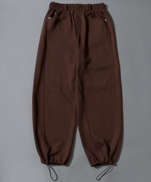 SITRY（シトリー）の「Ponte Knit Wide Silhouette Sweat Pants With Belt ＆ Wallet Chain/ポンチ ベルト付き ウォレットチェーン付き ドローコード ワイドスウェットパンツ（スウェットパンツ・メンズ・グレー/ワイン/ブラック/ブラウン・L/M/LL）」の14枚目の写真