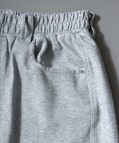 SITRY（シトリー）の「Ponte Knit Wide Silhouette Sweat Pants With Belt ＆ Wallet Chain/ポンチ ベルト付き ウォレットチェーン付き ドローコード ワイドスウェットパンツ（スウェットパンツ・メンズ・グレー/ワイン/ブラック/ブラウン・L/M/LL）」の19枚目の写真