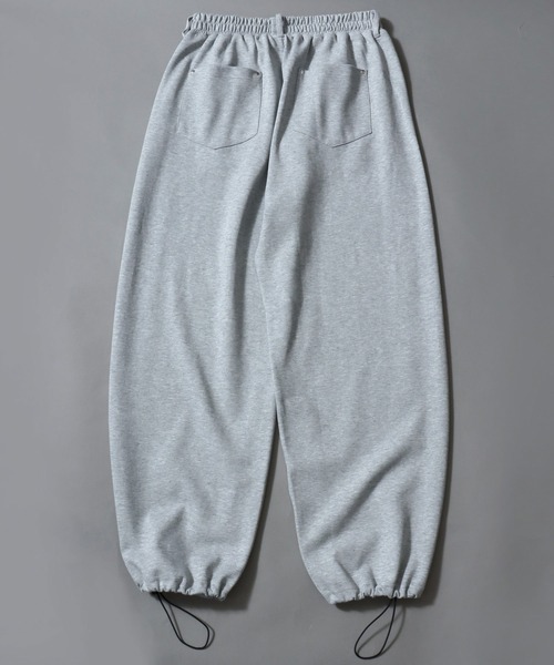 SITRY（シトリー）の「Ponte Knit Wide Silhouette Sweat Pants With Belt ＆ Wallet Chain/ポンチ ベルト付き ウォレットチェーン付き ドローコード ワイドスウェットパンツ（スウェットパンツ・メンズ・グレー/ワイン/ブラック/ブラウン・L/M/LL）」の16枚目の写真