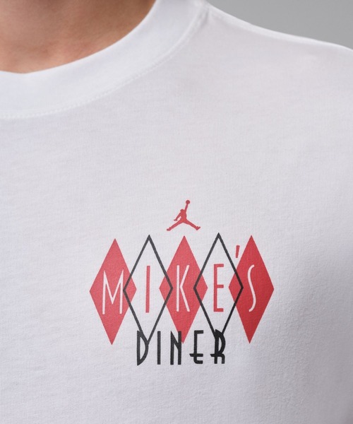JORDAN BRAND(ジョーダンブランド)の「ジョーダン ジョーダン NC ダイナー GFX S/S クルー(Tシャツ/カットソー・メンズ・ホワイト×ブラック・SS/S/M/L/XL/2XL/3XL)」の4枚目の写真