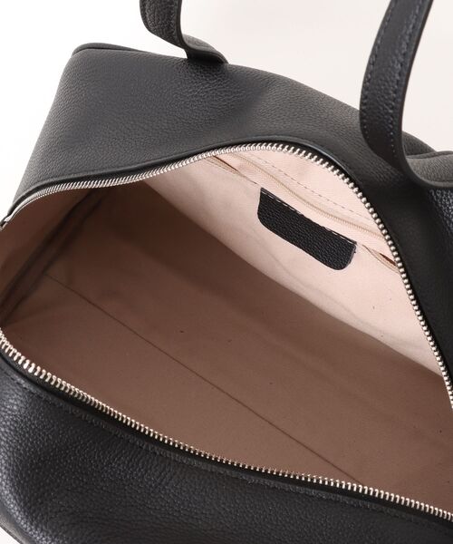 NiiNa(ニーナ)の「【 NiiNa / ニーナ 】高品質牛革ボストンシルエットトートバッグ(トートバッグ・レディース・ダークブラウン/ブラック・FREE)」の4枚目の写真