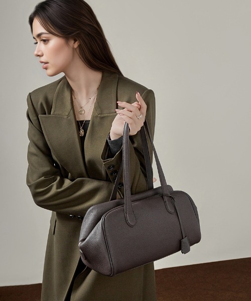 NiiNa(ニーナ)の「【 NiiNa / ニーナ 】高品質牛革ボストンシルエットトートバッグ(トートバッグ・レディース・ダークブラウン/ブラック・FREE)」の8枚目の写真