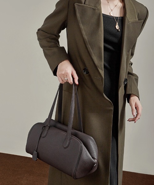 NiiNa(ニーナ)の「【 NiiNa / ニーナ 】高品質牛革ボストンシルエットトートバッグ(トートバッグ・レディース・ダークブラウン/ブラック・FREE)」の9枚目の写真