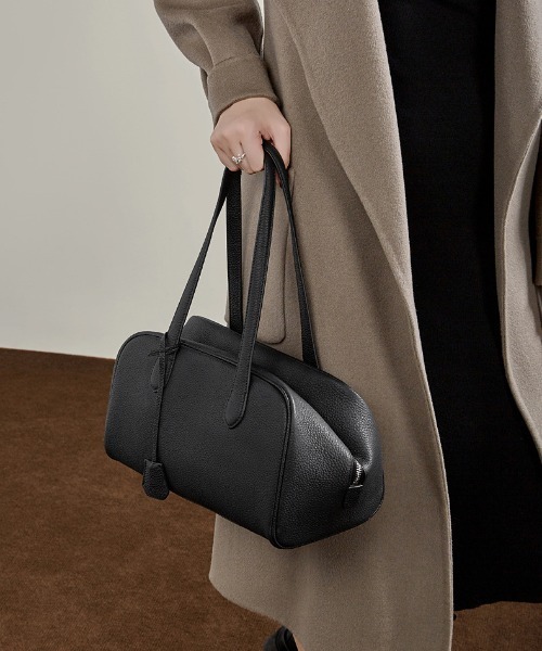 NiiNa(ニーナ)の「【 NiiNa / ニーナ 】高品質牛革ボストンシルエットトートバッグ(トートバッグ・レディース・ダークブラウン/ブラック・FREE)」の12枚目の写真