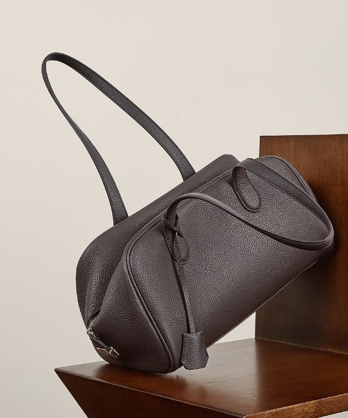 NiiNa(ニーナ)の「【 NiiNa / ニーナ 】高品質牛革ボストンシルエットトートバッグ(トートバッグ・レディース・ダークブラウン/ブラック・FREE)」の15枚目の写真