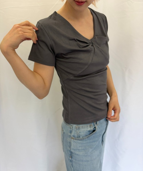 Alite cloth(アリーテクロス)の「VネックTシャツ(Tシャツ/カットソー・レディース・グレー/ブラウン/ホワイト/ブラック・FREE)」の10枚目の写真