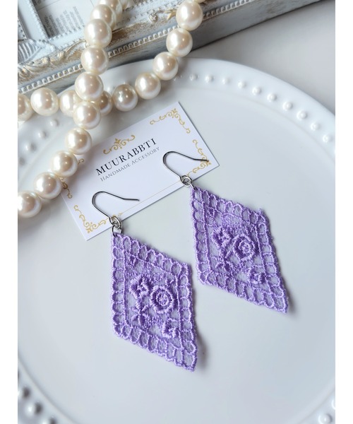 VIBGYOR(ヴィブジョー)の「【MUURABBTI】花束レースピアス(シルバー)(MA)(ピアス(両耳用)・レディース・ピンク/パープル/ブルー・FREE)」の2枚目の写真