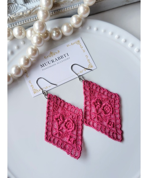 VIBGYOR(ヴィブジョー)の「【MUURABBTI】花束レースピアス(シルバー)(MA)(ピアス(両耳用)・レディース・ピンク/パープル/ブルー・FREE)」の3枚目の写真