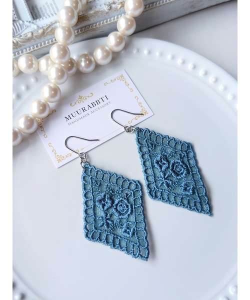 VIBGYOR(ヴィブジョー)の「【MUURABBTI】花束レースピアス(シルバー)(MA)(ピアス(両耳用)・レディース・ピンク/パープル/ブルー・FREE)」の1枚目の写真
