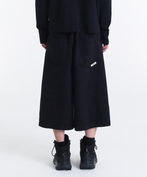 KICHUL(キチョル)の「Double Waist Bermuda Cotton Pants (Black)(その他パンツ・レディース・その他・LARGE/MEDIUM/SMALL)」の6枚目の写真