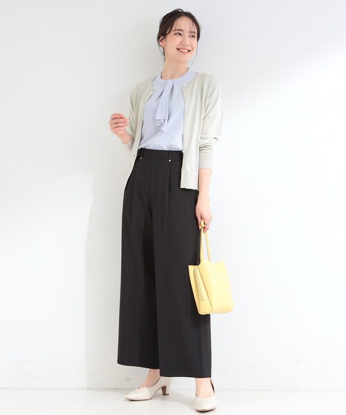 SHOO・LA・RUE（シューラルー）の「【洗濯機可/UV/アンチピリング/S-LL】いろいろボタンが華やか クルーネックカーディガン（カーディガン/ボレロ・レディース・ナチュラル/ライトイエロー系/ネイビー・04/03/02/01）」の10枚目の写真