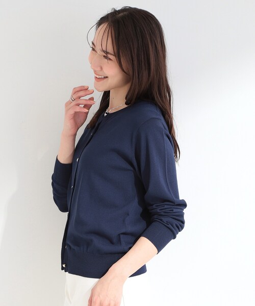 SHOO・LA・RUE（シューラルー）の「【洗濯機可/UV/アンチピリング/S-LL】いろいろボタンが華やか クルーネックカーディガン（カーディガン/ボレロ・レディース・ナチュラル/ライトイエロー系/ネイビー・04/03/02/01）」の13枚目の写真