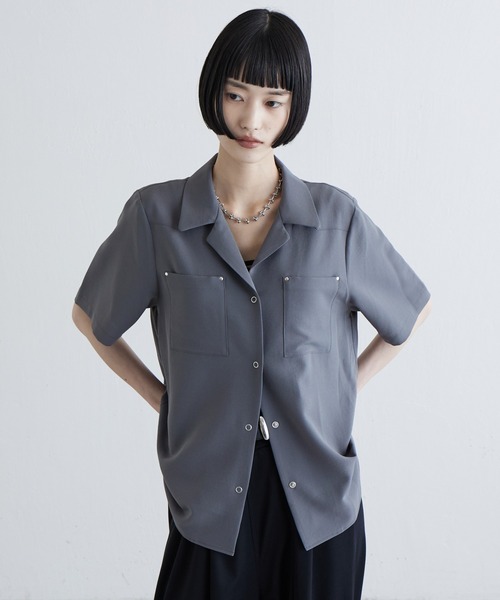 Lui's(ルイス)の「ドライタッチオープンカラーs/sシャツ(シャツ/ブラウス・レディース・グレー/サックスブルー/ブラック・FREE)」の13枚目の写真