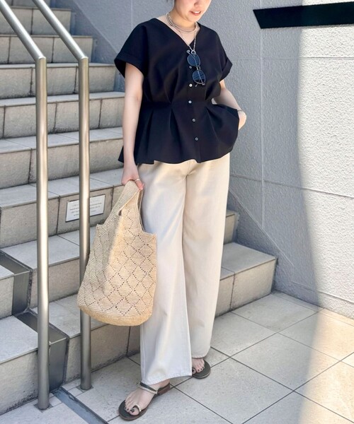 NOLLEY’S（ノーリーズ）の「【追加】ウォッシャブルウエストタックサッカーブラウス（シャツ/ブラウス・レディース・オフホワイト/ブラック/サックスブルー・38）」の17枚目の写真