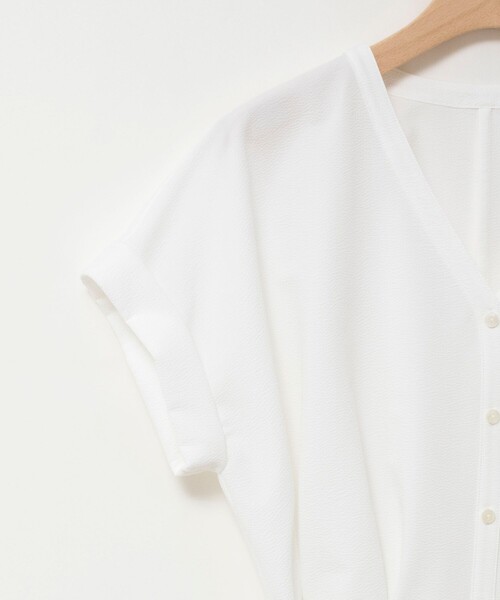 NOLLEY’S(ノーリーズ)の「【追加】ウォッシャブルウエストタックサッカーブラウス(シャツ/ブラウス・レディース・オフホワイト/ブラック/サックスブルー・38)」の4枚目の写真
