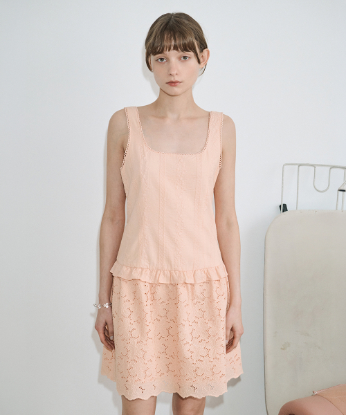 SINOON（シヌーン）の「Punching Lace One-Piece (Apricot)（ワンピース・レディース・ライトピンク・MEDIUM/SMALL）」の3枚目の写真
