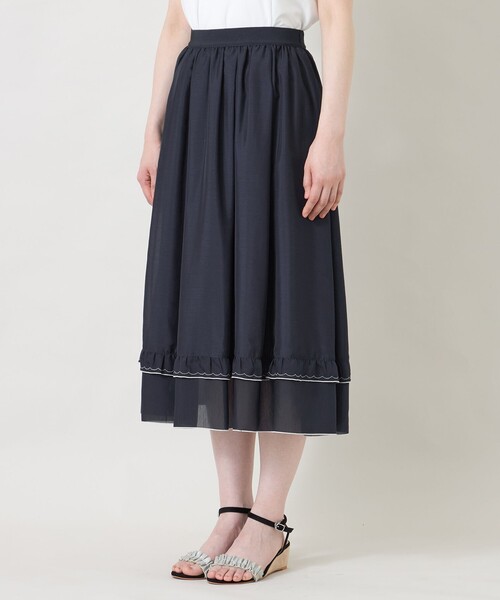 TO BE CHIC（トゥー ビー シック）の「ライトタッチ ギャザーフリルスカート（スカート・レディース・ネイビー/ベージュ・40）」の6枚目の写真