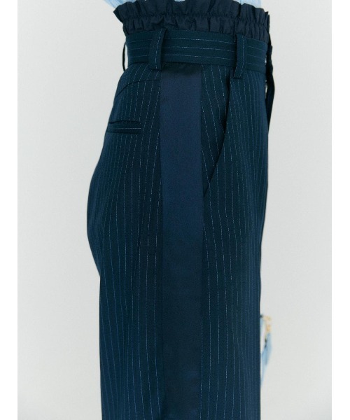 BLUE×PALANG(ブルーパラン)の「HANDSOME SIDE TAPTE SLACKS(スラックス・レディース・アイボリー/ネイビー・MEDIUM/SMALL)」の5枚目の写真