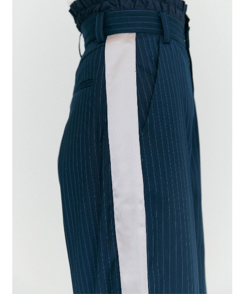 BLUE×PALANG(ブルーパラン)の「HANDSOME SIDE TAPTE SLACKS(スラックス・レディース・アイボリー/ネイビー・MEDIUM/SMALL)」の6枚目の写真