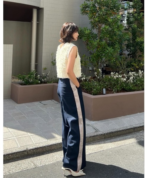 BLUE×PALANG(ブルーパラン)の「HANDSOME SIDE TAPTE SLACKS(スラックス・レディース・アイボリー/ネイビー・MEDIUM/SMALL)」の15枚目の写真