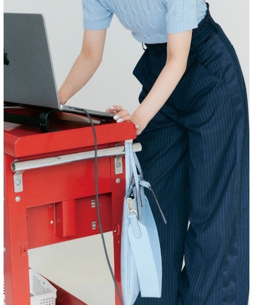 BLUE×PALANG(ブルーパラン)の「HANDSOME SIDE TAPTE SLACKS(スラックス・レディース・アイボリー/ネイビー・MEDIUM/SMALL)」の20枚目の写真
