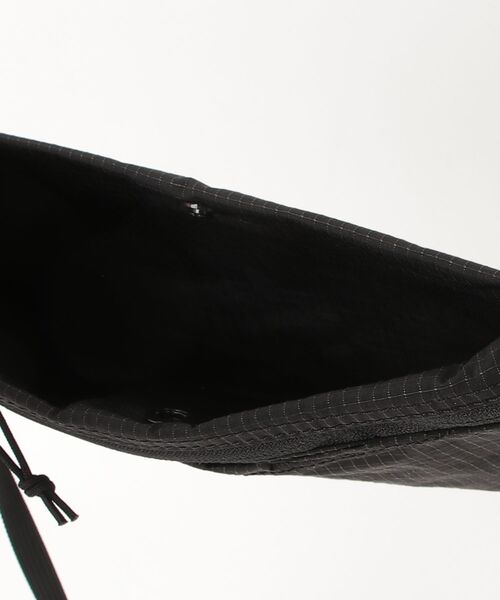 THE NORTH FACE(ザノースフェイス)の「ザ ノース フェイス THE NORTH FACE Rafter Shoulder Pouch S SP ラフターショルダーポーチS SP(ショルダーバッグ・メンズ・その他・ONE SIZE)」の4枚目の写真