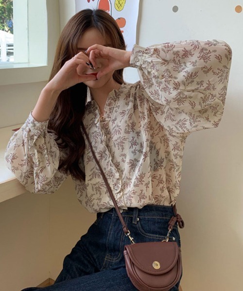 Flugge(フラッジー)の「アンティークフラワーフリルブラウス(シャツ/ブラウス・レディース・ブルー/アイボリー・LARGE/MEDIUM)」の7枚目の写真