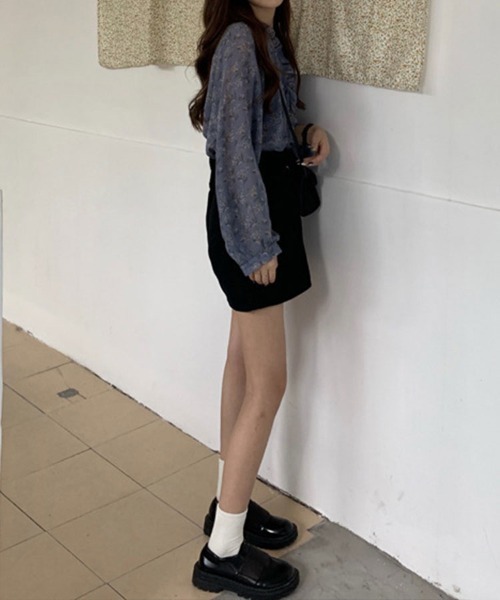 Flugge(フラッジー)の「アンティークフラワーフリルブラウス(シャツ/ブラウス・レディース・ブルー/アイボリー・LARGE/MEDIUM)」の18枚目の写真