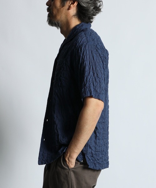 The DUFFER of ST.GEORGE(ザダファーオブセントジョージ)の「SHIRRING CHECK ITALIAN COLLAR H/S SHIRT:イタリアンカラー 五分袖シャツ / シャーリングチェック / レーヨンシャツ / チェックシャツ / 5分袖 / リゾートスタイル(シャツ/ブラウス・メンズ・ホワイト/ネイビー・MEDIUM/LARGE)」の10枚目の写真