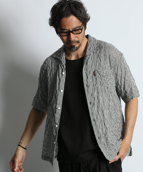 The DUFFER of ST.GEORGE(ザダファーオブセントジョージ)の「SHIRRING CHECK ITALIAN COLLAR H/S SHIRT:イタリアンカラー 五分袖シャツ / シャーリングチェック / レーヨンシャツ / チェックシャツ / 5分袖 / リゾートスタイル(シャツ/ブラウス・メンズ・ホワイト/ネイビー・MEDIUM/LARGE)」の3枚目の写真