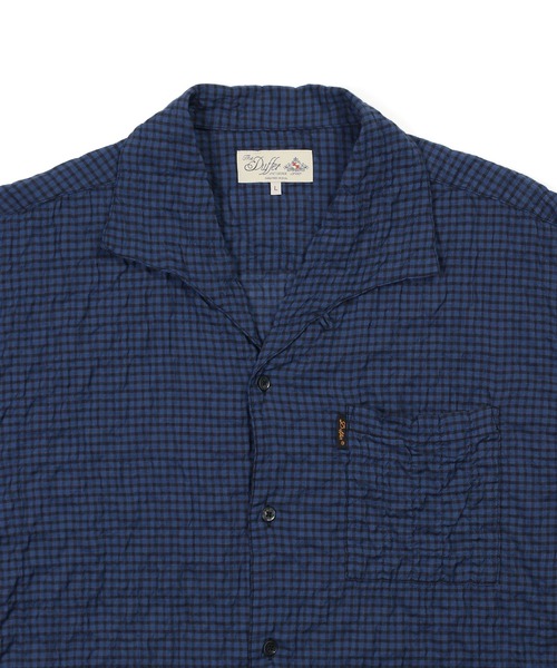The DUFFER of ST.GEORGE(ザダファーオブセントジョージ)の「SHIRRING CHECK ITALIAN COLLAR H/S SHIRT:イタリアンカラー 五分袖シャツ / シャーリングチェック / レーヨンシャツ / チェックシャツ / 5分袖 / リゾートスタイル(シャツ/ブラウス・メンズ・ホワイト/ネイビー・MEDIUM/LARGE)」の6枚目の写真