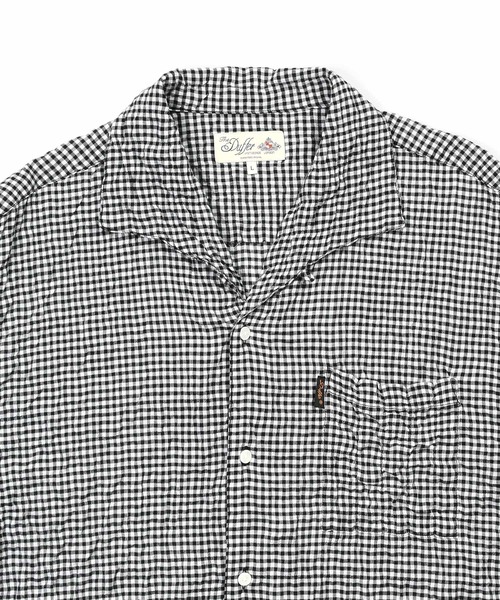 The DUFFER of ST.GEORGE(ザダファーオブセントジョージ)の「SHIRRING CHECK ITALIAN COLLAR H/S SHIRT:イタリアンカラー 五分袖シャツ / シャーリングチェック / レーヨンシャツ / チェックシャツ / 5分袖 / リゾートスタイル(シャツ/ブラウス・メンズ・ホワイト/ネイビー・MEDIUM/LARGE)」の14枚目の写真