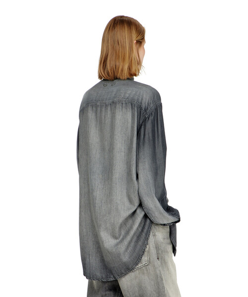 DIESEL(ディーゼル)の「ウィメンズ デニムシャツ DE-ARVEN-S(シャツ/ブラウス・レディース・ブラック・SMALL/MEDIUM/X-SMALL)」の3枚目の写真