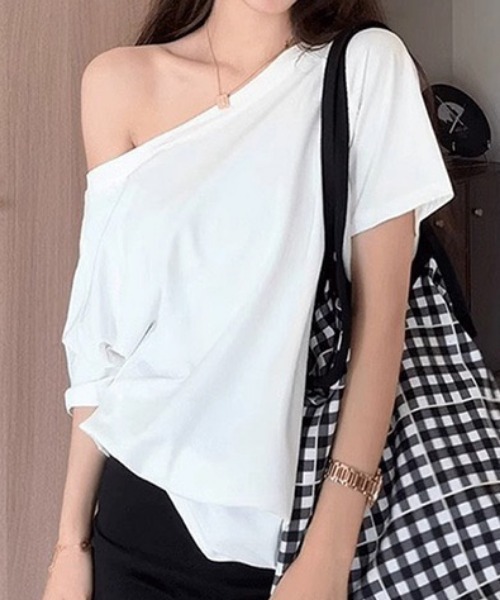 NANEA(ナネア)の「オフショルダープルオーバー(Tシャツ/カットソー・レディース・グレー/ネイビー/ブラック/ホワイト・MEDIUM)」の16枚目の写真