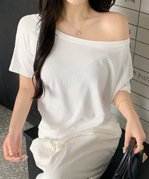 NANEA(ナネア)の「オフショルダープルオーバー(Tシャツ/カットソー・レディース・グレー/ネイビー/ブラック/ホワイト・MEDIUM)」の17枚目の写真