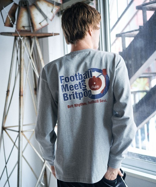 Bukta(バクタ)の「ヘビーウェイト BUKTA ロゴプリント 長袖Tシャツ(Tシャツ/カットソー・メンズ・チャコール/グリーン/オフホワイト/グレー・MEDIUM/LARGE/X-LARGE)」の2枚目の写真