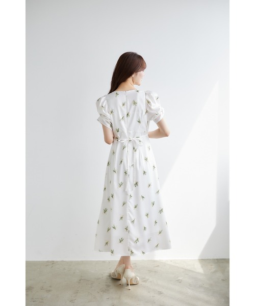 tocco closet(トッコ クローゼット)の「スズランブーケプリントタックスリーブワンピース(ワンピース・レディース・ブルー/イエロー・M)」の18枚目の写真