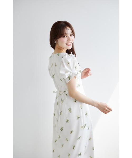 tocco closet(トッコ クローゼット)の「スズランブーケプリントタックスリーブワンピース(ワンピース・レディース・ブルー/イエロー・M)」の22枚目の写真