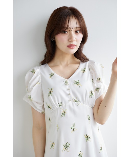 tocco closet(トッコ クローゼット)の「スズランブーケプリントタックスリーブワンピース(ワンピース・レディース・ブルー/イエロー・M)」の21枚目の写真