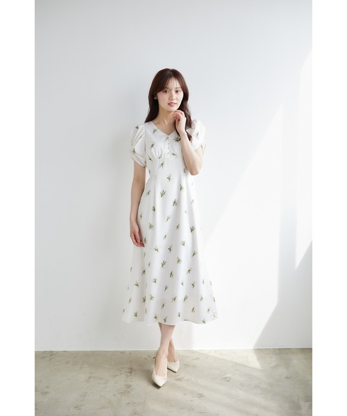 tocco closet(トッコ クローゼット)の「スズランブーケプリントタックスリーブワンピース(ワンピース・レディース・ブルー/イエロー・M)」の15枚目の写真