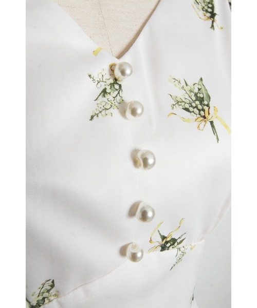 tocco closet(トッコ クローゼット)の「スズランブーケプリントタックスリーブワンピース(ワンピース・レディース・ブルー/イエロー・M)」の11枚目の写真