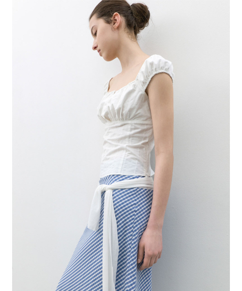 ATELIER NAIN(アトリエナイン)の「COTTON SLIM SHIRRING BLOUSE (BL-4408)(シャツ/ブラウス・レディース・ホワイト/ブラック・SMALL/MEDIUM)」の3枚目の写真