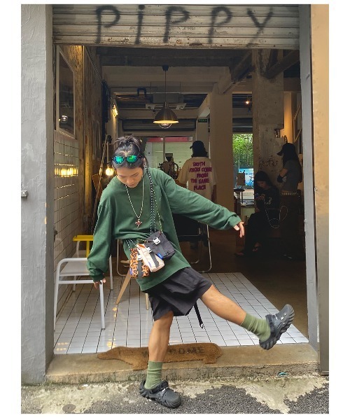 OFFWINTER（オフウィンター）の「【OFFWINTER】航空旅行 防撥水ミニマルスマホショルダーバッグ / ネックポーチ / サコッシュ（ショルダーバッグ・メンズ・ブルー/イエロー/レオパード/マルチ/グリーン/ベージュ/レッド/カーキ/ブラック・FREE）」の10枚目の写真