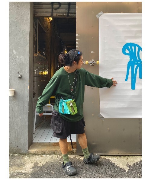 OFFWINTER（オフウィンター）の「【OFFWINTER】航空旅行 防撥水ミニマルスマホショルダーバッグ / ネックポーチ / サコッシュ（ショルダーバッグ・メンズ・ブルー/イエロー/レオパード/マルチ/グリーン/ベージュ/レッド/カーキ/ブラック・FREE）」の16枚目の写真