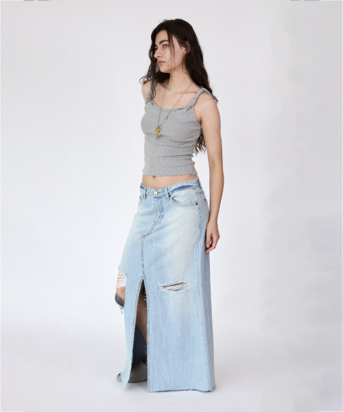 WHOLE PAPER(ホールペーパー)の「デミジツイストタンクトップ (グレー)(Tシャツ/カットソー・レディース・グレー・FREE)」の2枚目の写真